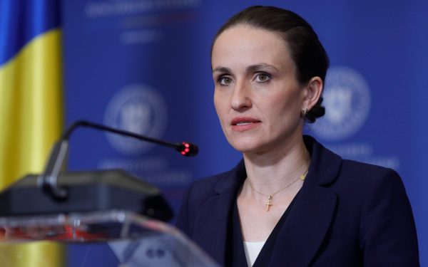 Românii din Orientul Mijlociu și zona Golfului, în așteptare în contextul tensiunilor internaționale Într-un context de conflicte recente în Orientul Mijlociu, Ministerul Român de Externe actualizează situația cetățenilor români aflați în zonele afectate