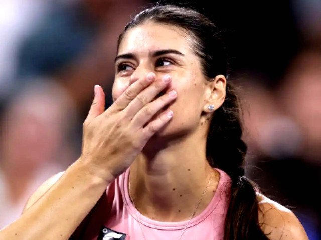 Sorana Cîrstea face valuri în circuitul mondial de tenis, calificându-se în turul trei al turneului de la Indian Wells, unul dintre cele mai prestigioase evenimente din calendarul WTA