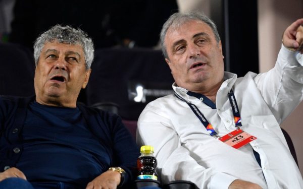 Mircea Lucescu, supus unei intervenții chirurgicale în plină pregătire pentru amicalul cu Slovacia Antrenorul naționalei de fotbal a României, Mircea Lucescu, și-a încheiat, marți, activitatea în condiții medicale speciale, fiind supus unei intervenții chirurgicale