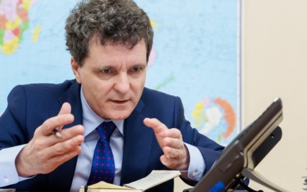 Președintele Nicușor Dan a fost marți, la începutul unei vizite oficiale în Polonia, supus unui val de întrebări legate de un incident sensibil ce a stârnit reacții ample în spațiul public