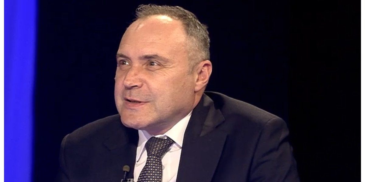 Președintele Asociației Energia Inteligentă, Dumitru Chisăliță, atrage atenția asupra rolului crucial pe care îl pot avea măsurile de control al prețurilor pentru a tempera inflația galopantă din România