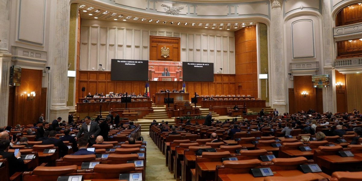 Parlamentul începe maratonul pentru bugetul 2026, negocieri aprinse despre alocarea fondurilor și promisiuni de social și solidaritate De mâine, Parlamentul României se pregătește pentru un adevărat maraton legislativ, pe tema bugetului de stat pentru anul 2026