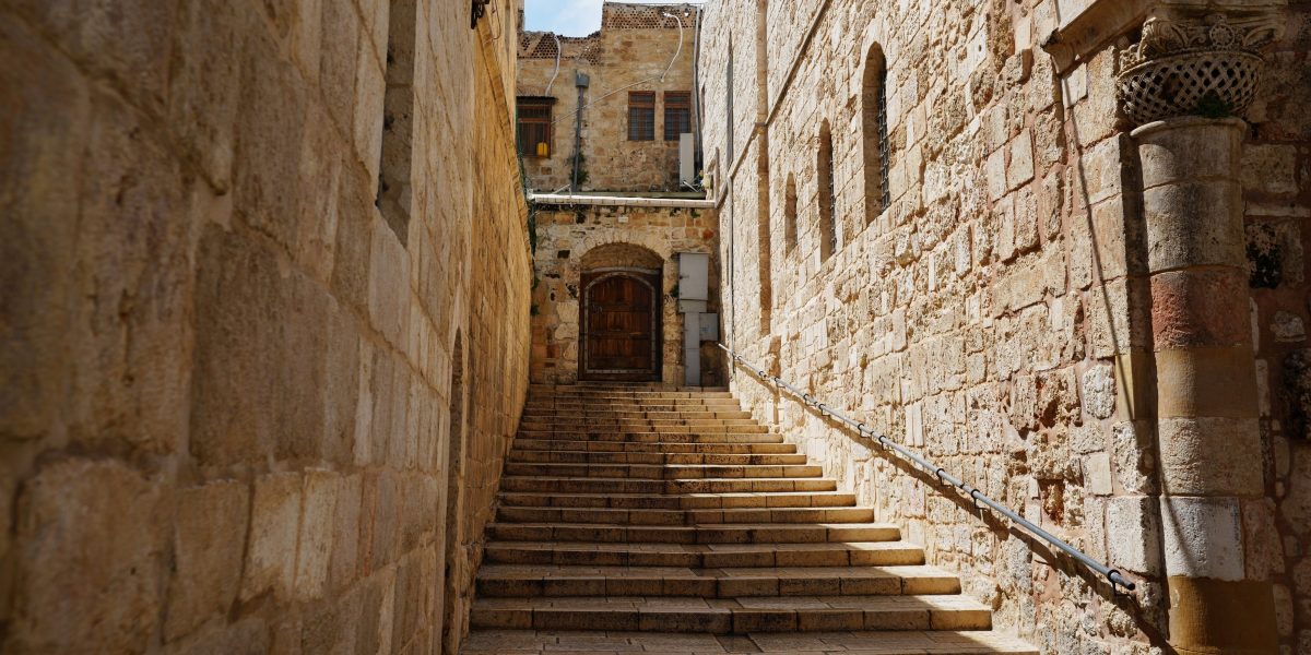 Patriarhul Ierusalimului nu a fost lăsat să intre la Sfântul Mormânt pentru slujba de Florii, pentru prima dată în ultimele secole