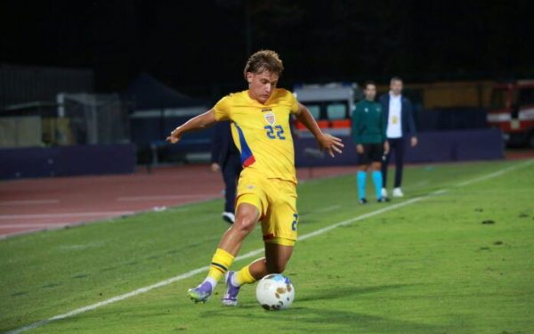 România U21 își continuă parcursul în calificările EURO 2027, cu optimism și performanțe în creștere Reprezentativa de tineret a României va întâlni Kosovo vineri, 27 martie, într-un meci programat în deplasare, transmite Federația Română de Fotbal