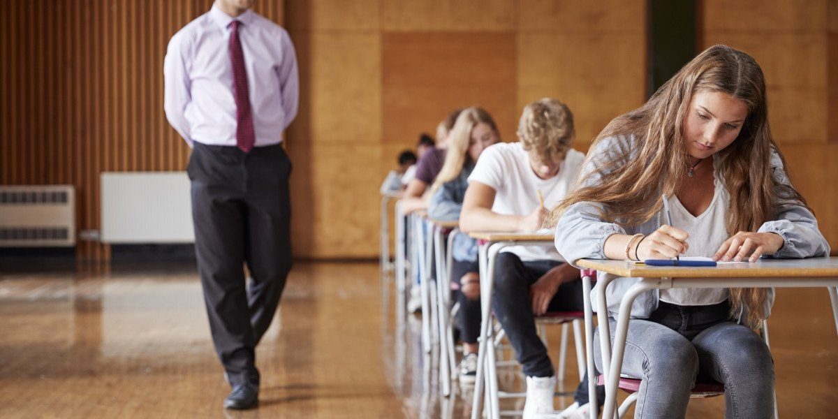 Peste 8.700 de profesori evaluatori s-au înscris pentru participarea la simularea Evaluării Naționale, anunță ministrul Educației, Mihai Dimian