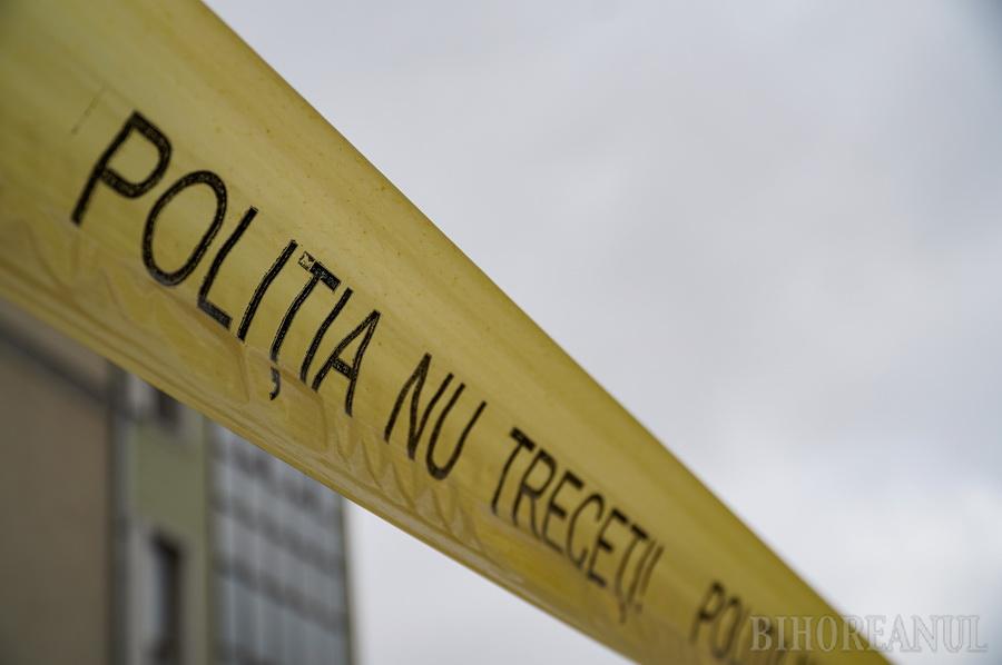 Un polițist în vârstă de 38 de ani, șef al Postului de Poliție Sânpetru Mare din județul Timiș, a fost găsit împușcat în cap vineri după-amiază în localitatea Secusigiu, județul Arad