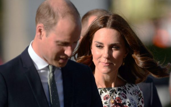 În centrul atenției în ultimele zile se află din nou zvonuri privind o pretendendă criză în căsătoria dintre Kate Middleton și Prințul William, membri ai familiei regale britanice