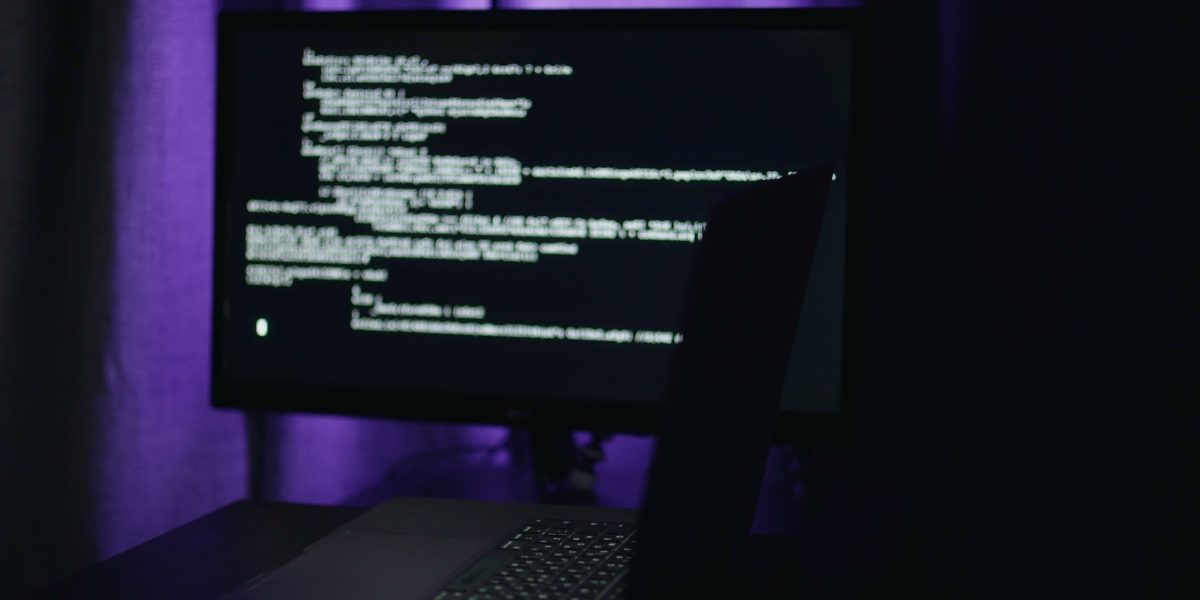 În era tehnologiei avansate, când inteligența artificială își face simțit tot mai mult simțitul, un veteran al industriei de software din Silicon Valley atrage atenția asupra unui aspect esențial pentru programatori: capacitatea de a-și păstra relevanța și de a naviga cu succes printre noile provocări