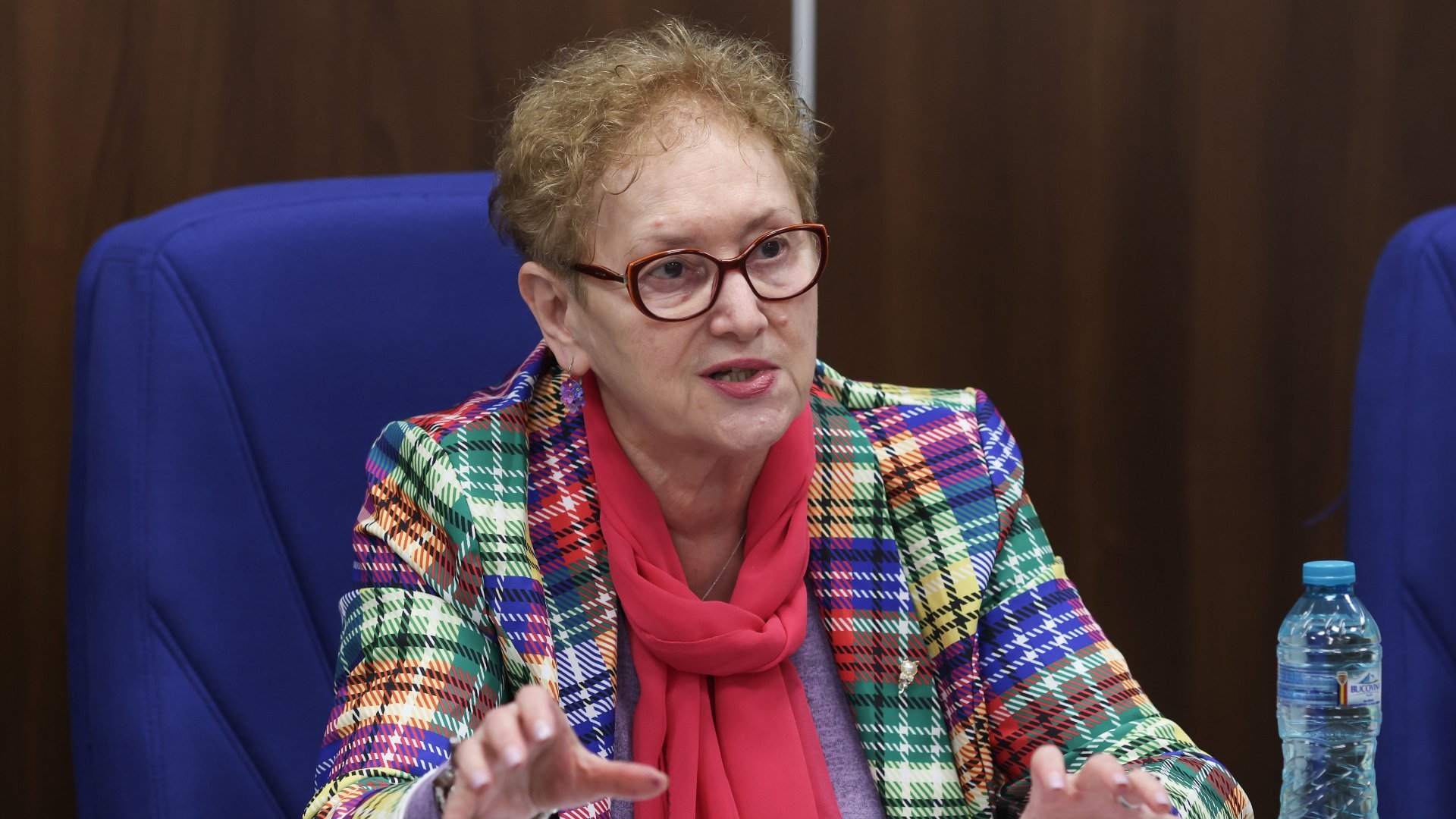 Avocatul Poporului contestă la CCR ordonanța de reformă a administrației, avertizează asupra riscurilor pentru securitatea juridică