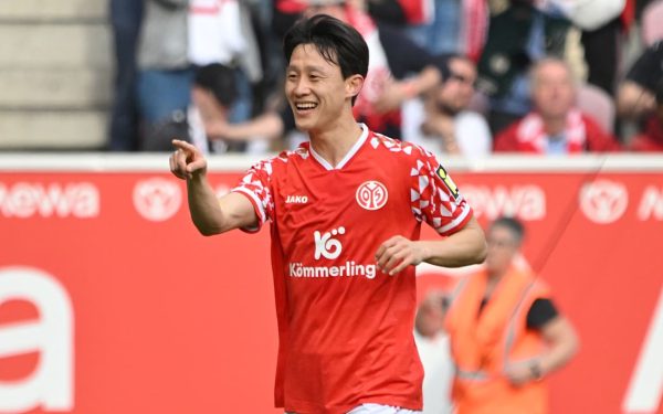 Rezultate și transmisiuni live gratuite: Stuttgart, Freiburg, Mainz

–

Dacă ai nevoie de alte variante sau vrei să ajustezi tonul, spune-mi!