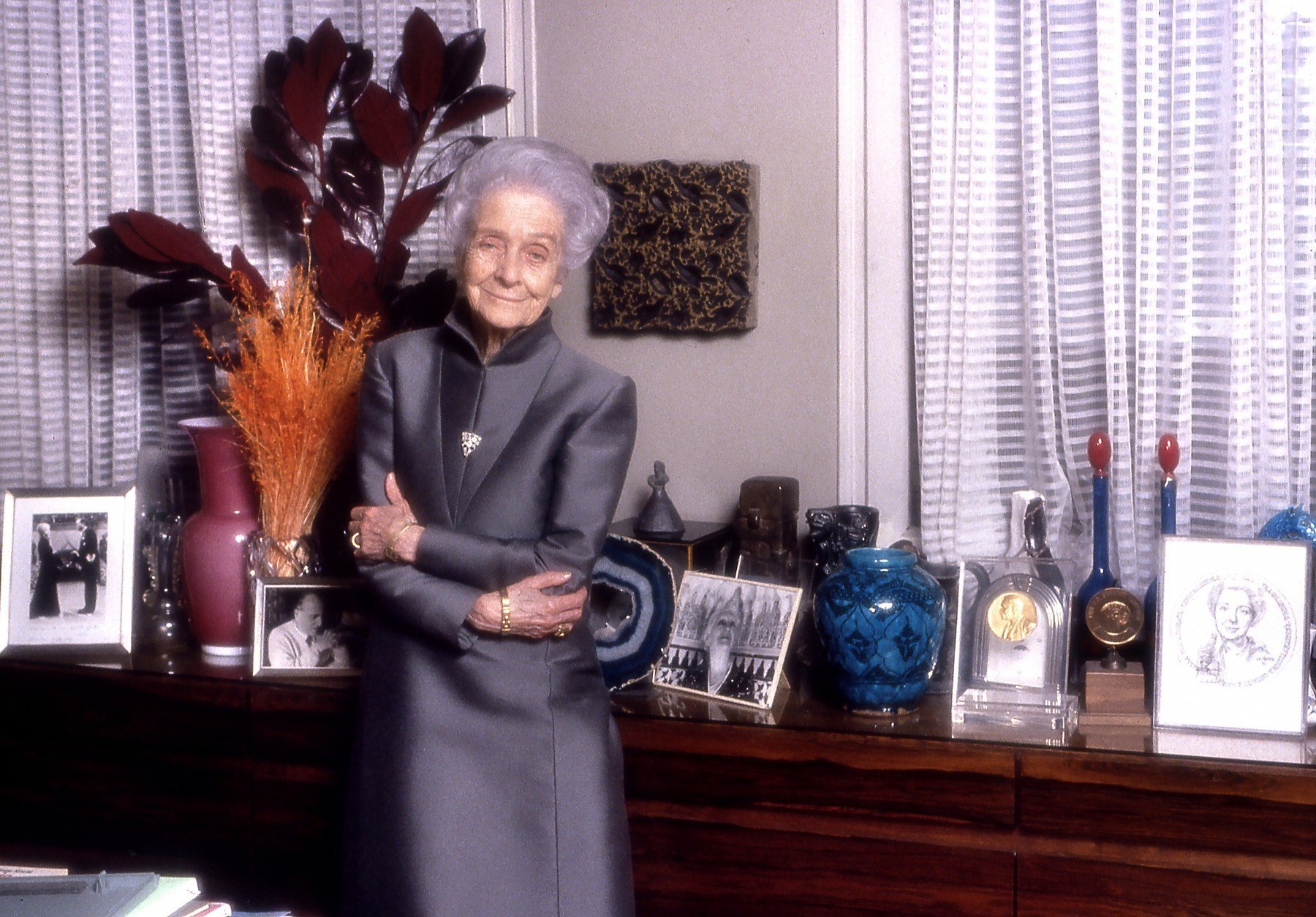 Rita Levi-Montalcini, un nume pe care medicina modernă îl onorează, a pășit în lumea științei într-un moment de criză pentru cei din jurul ei