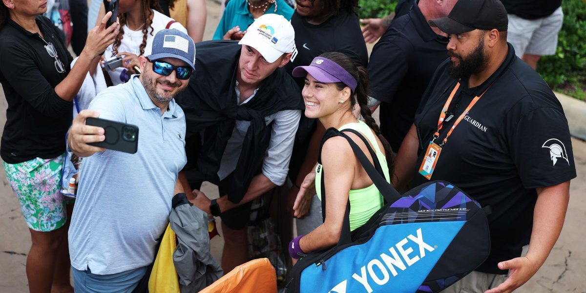 Tenisul românesc poate fi mândru de evoluțiile de pe hardul de la Miami Open, unde, într-un program condus de vremea imprevizibilă și adversari redutabili, reprezentantele noastre își păstrează șansele de a se afirmе în turneul de categorie Masters 1000
