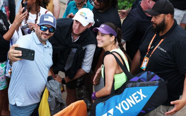 Tenisul românesc poate fi mândru de evoluțiile de pe hardul de la Miami Open, unde, într-un program condus de vremea imprevizibilă și adversari redutabili, reprezentantele noastre își păstrează șansele de a se afirmе în turneul de categorie Masters 1000