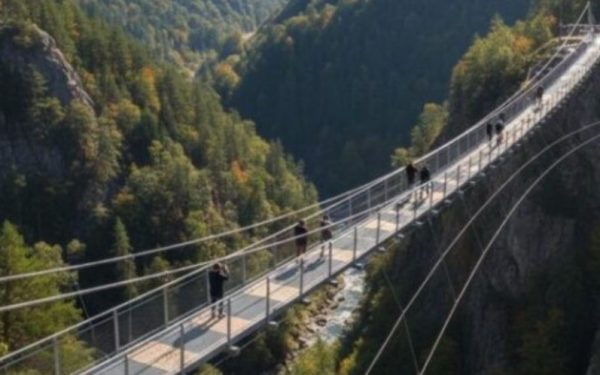 Comuna Parva din județul Bistrița-Năsăud se pregătește să devină epicentrul unui proiect senzațional: construcția celui mai înalt pod suspendat pentru pietoni din Europa