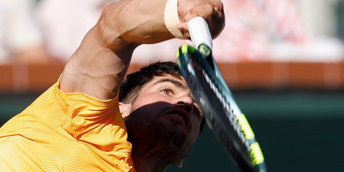 Carlos Alcaraz își continuă ascendenta impresionantă la Indian Wells, unde a ajuns pentru a cincea oară consecutiv în sferturile de finală, menținându-și invincibilitatea în turneul de largă anvergură din California