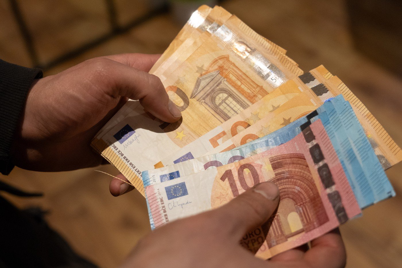 Rapid București dezvăluie bugetul de aproximativ 90 de milioane de lei pentru relansarea secțiilor sportive Președintele clubului Rapid București, Vlad Andronescu, a făcut recent dezvăluiri despre bugetul destinată restructurării și consolidării secțiilor sportive din cadrul clubului din Giulești, un nume cu tradiție în sportul românesc