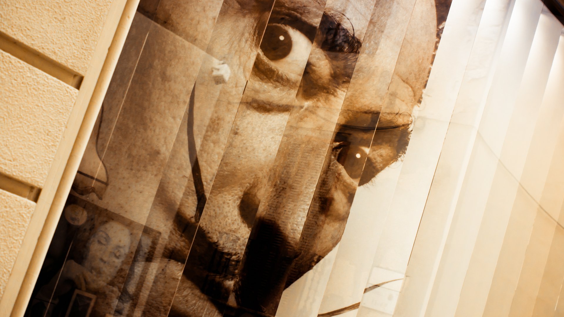 Salvador Dali reia atenția bătrânei sale glorie printr-o ocazie unică: cea mai mare pictură realizată vreodată de maestrul suprarealismului va fi scoasă la licitație la Paris în această primăvară