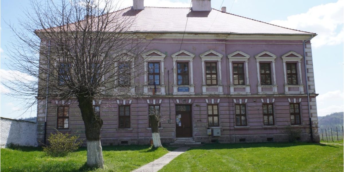 Hoghilag devine un exemplu de inovație educațională în zonele defavorizate Comuna Hoghilag din județul Sibiu a marcat pe 19 martie un moment istoric pentru învățământul rural românesc