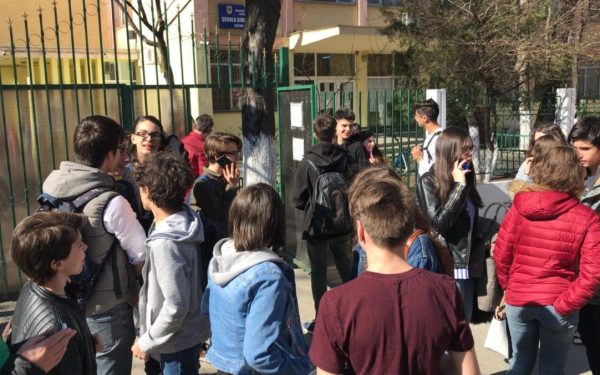 Liderii sindicali din educație anunță boicotarea simulărilor naționale pentru admiterea în învățământul liceal Anunțul unei amploare a unei acțiuni de neparticipare la simulările examenelor naționale i-a șocat pe mulți dintre ceilalți stakeholders din sistemul educational