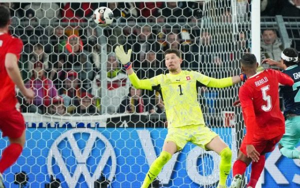 Duelurile sportive din weekend au adus fanii în fața televizoarelor, într-o atmosferă plină de emoții și surprize