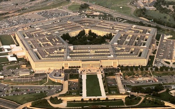 Pentagonul a desemnat un specialist în tehnologie și analiză de date pentru a coordona proiectele privind inteligența artificială, într-un context în care utilizarea AI în domeniul militar devine tot mai strategică pentru Statele Unite