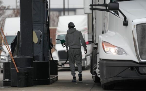 Economia Statelor Unite se află sub presiune crescută din cauza escaladării conflictului din Orientul Mijlociu, care a dus la o creștere semnificativă a prețurilor la petrol și gaze naturale