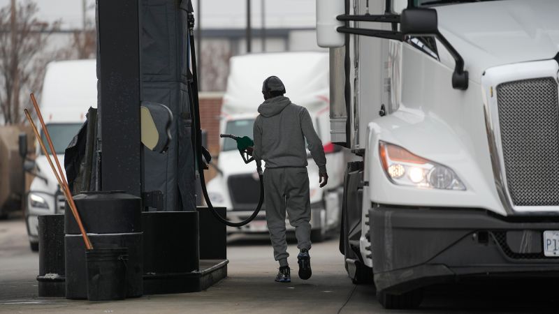 Economia Statelor Unite se află sub presiune crescută din cauza escaladării conflictului din Orientul Mijlociu, care a dus la o creștere semnificativă a prețurilor la petrol și gaze naturale