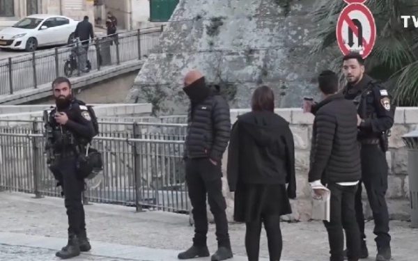 Atmosfera tensionată la Ierusalim: restricții de securitate pun umbră peste sărbătorile pascale Situația de securitate din Ierusalim a degenerat în ultimele zile, transformând sărbătorile pascale într-un eveniment încărcat de teamă și incertitudine