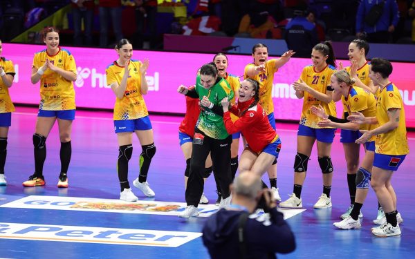 România își păstrează șansele de a avansa în semifinalele EHF Euro Cup, după o victorie clară în partida din deplasare contra Slovaciei, disputată la Michalovce