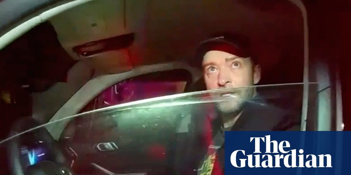 Justin Timberlake, fost membru al trupei *NSYNC și actual artist solo, a fost implicat într-un incident de conducere în stare de ebrietate, în weekend-ul trecut, în cartierul exclusivist Sag Harbor din Hamptons, New York