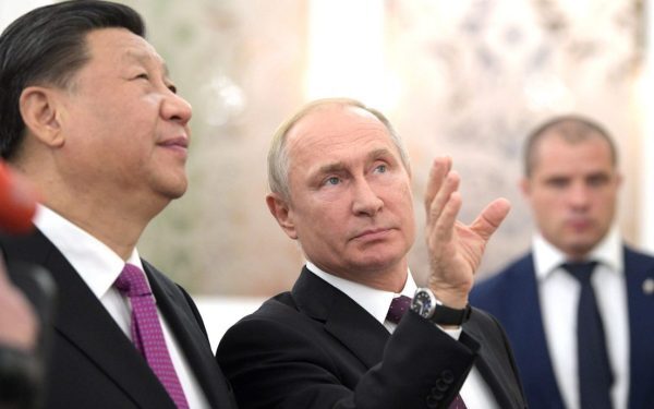 Dezastrul Războiului din Golf: O lecție uitată în contextul actual geopolitic În urmă cu mai bine de trei decenii, lumea a fost martoră la unul dintre cele mai devastatoare conflicte din ultimele decenii: Războiul din Golf