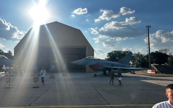 Tensiuni în Orientul Mijlociu traver­sate peste granițele României: reacție oficială după amenințările Iranului România a rămas, marți, în centrul unui nou val de tensiuni geopolitice, după ce oficialii iranieni au avertizat explicit asupra unor răspunsuri politice și legale dacă Bucureștiul va permite utilizarea teritoriului său pentru operațiuni militare împotriva Iranului