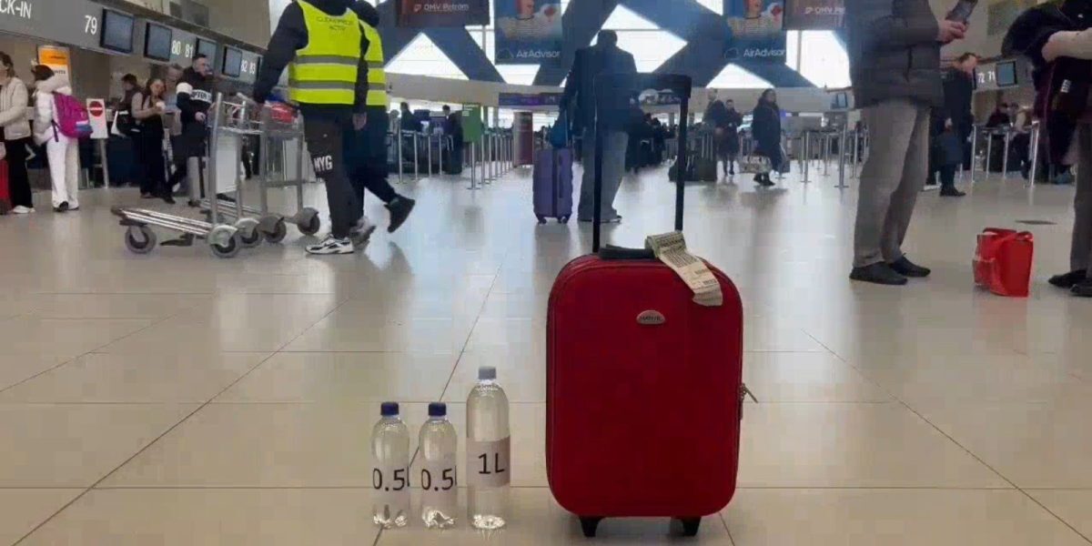 De la începutul săptămânii, pasagerii care tranzitează Aeroporturile Internaționale „Henri Coandă” din Otopeni și Băneasa se bucură de o schimbare remarcabilă în regulile privind transportul lichidelor în bagajele de cabină