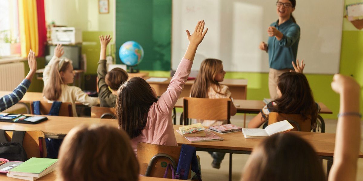 Elevii din întreaga țară vor intra în vacanța de primăvară începând cu data de 4 aprilie 2026, după ultimele zile de cursuri, conform calendarului școlar aprobat de Ministerul Educației