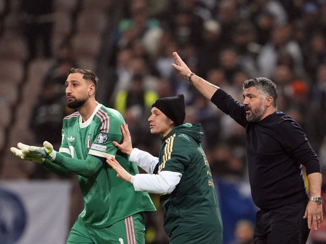 România va întâlni Ucraina în faza finală a campionatului U19, în timp ce Kosovo și Turcia se pregătesc pentru barajul decisiv pentru calificarea la CM 2026 Marți, pe fondul tensiunii și al anticipației, două evenimente importante din lumea fotbalului se desfășoară în paralel: partida dintre România și Ucraina în calificările pentru Campionatul European U19 și partida de baraj între Kosovo și Turcia, care va decide echipa europeană calificată la Cupa Mondială din 2026