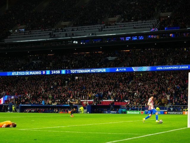 Cele două confruntări din această seară ale Champions League aduc în centrul atenției meciuri de mare miză, dar rezultatele și prestațiile unor jucători au stârnit controverse intense în rândul fanilor și specialiștilor