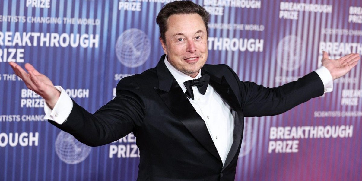 Elon Musk, cea mai bogată persoană din lume, întrunește toate stelele financiare Elon Musk, nume al cărui impact a depășit granițele industriei tehnologice, a fost recent confirmat de revista Forbes drept cea mai bogată persoană din lume, poziție pe care a ocupat-o după ani de zile în care s-a aflat în dispute directe sau indirecte cu alți titani ai afacerilor globale