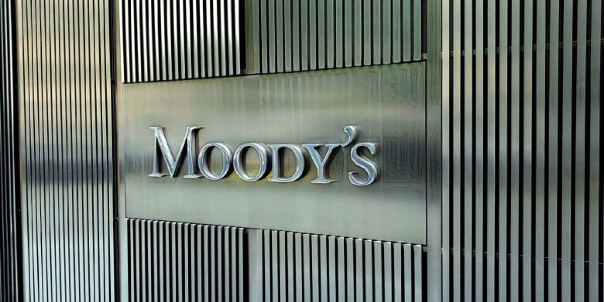 Moody’s menține perspectiva negativă pentru ratingul României, evidențiind provocările fiscale Agenția de evaluare financiară Moody’s Ratings și-a finalizat analiza periodică a ratingurilor României, menținând nivelul pe termen lung Baa3, cu o perspectivă „negativă”