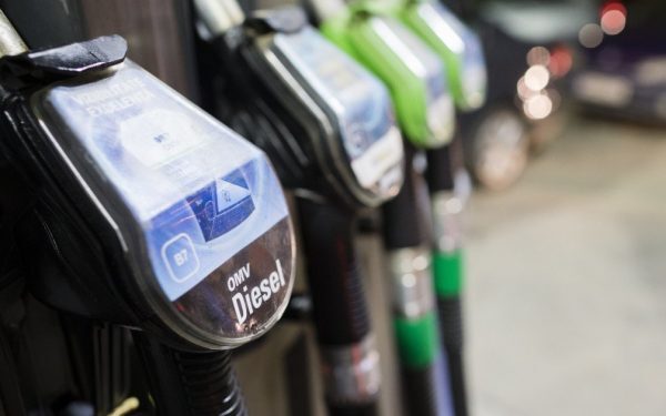 Guvernul României anunță declararea stării de criză pe piața carburaților și țițeiului, ca răspuns la creșterea accelerată a prețurilor la combustibili
