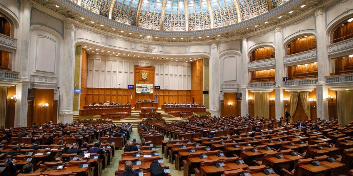 Senatorii și deputații români vor rămâne în țară săptămâna viitoare, după ce conducerea Parlamentului a anunțat anularea tuturor deplasărilor externe, în contextul negocierilor intense privind bugetul de stat