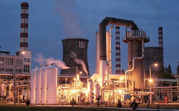 Ministrul Energiei anunță sprijin extern pentru reluarea funcționării rafinăriei Petrotel Lukoil de la Ploiești, în condițiile în care fabrica a fost închisă temporar în ultimele luni ca urmare a sancțiunilor impuse Rusiei, principalele probleme fiind legate de restricțiile internaționale impuse companiei-mamă