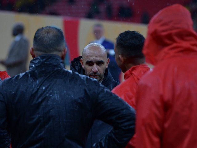 Un moment șocant în lumea fotbalului precedent Cupei Mondiale, pe când aproape tot naționalul și experții sperau la o pregătire solidă și o campanie ce putea aduce mândrie pentru suporterii naționalei, vestea anunță o schimbare neașteptată la câteva zile distanță