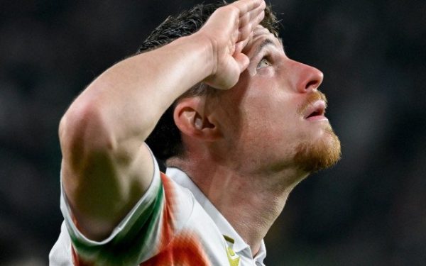 Un miracol pe terenul din Budapesta: echipa maghiară elimină o formație de 146 de milioane de euro în optimile Europa League Un eveniment neașteptat zguduie lumea fotbalului european: în meciul din optimile Europa League, echipa din Budapesta a reușit să o învingă clar pe una dintre cele mai bogate și titrate formații din competiție, costând aproximativ 146 de milioane de euro