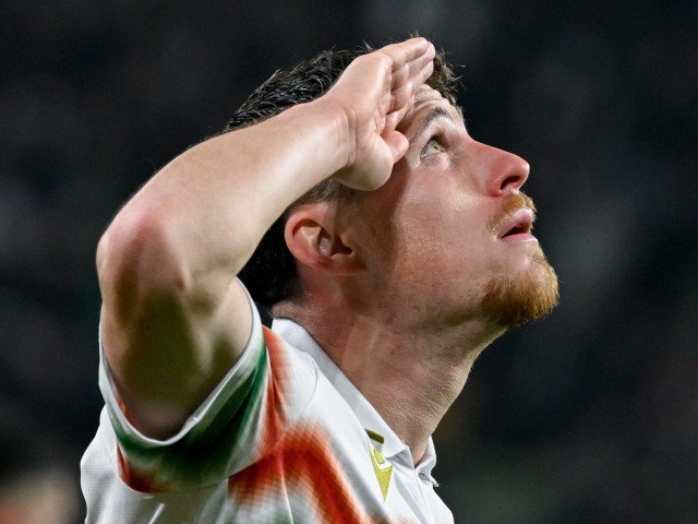 Un miracol pe terenul din Budapesta: echipa maghiară elimină o formație de 146 de milioane de euro în optimile Europa League Un eveniment neașteptat zguduie lumea fotbalului european: în meciul din optimile Europa League, echipa din Budapesta a reușit să o învingă clar pe una dintre cele mai bogate și titrate formații din competiție, costând aproximativ 146 de milioane de euro