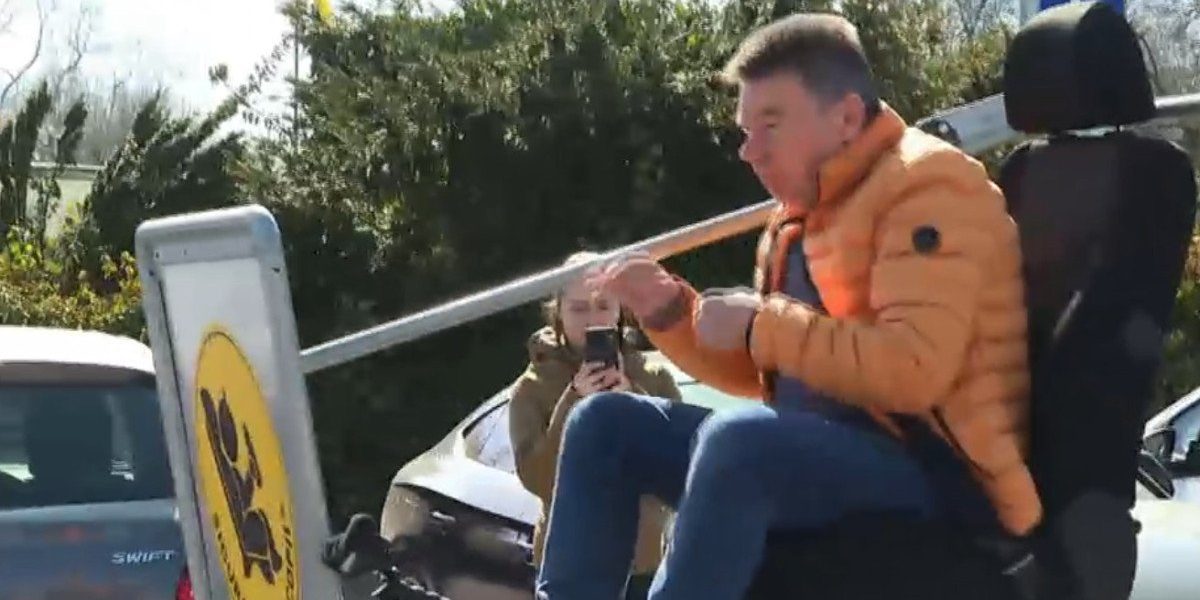 Șoferi fără centură testați pe simulator: „Groaznic! Îmi rupea dinții”