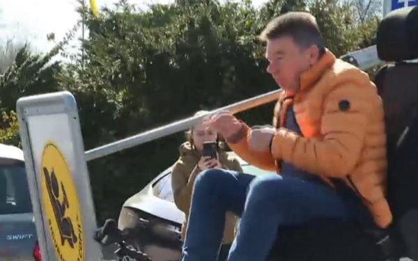 Șoferi fără centură testați pe simulator: „Groaznic! Îmi rupea dinții”