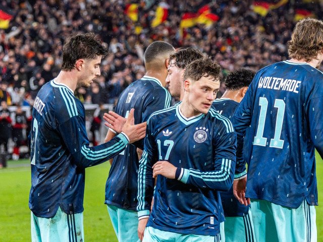 Germania și Ghana, egalitate la meciul amical din ultimele pregătiri pentru Mondialul din 2026 Naționala Germaniei a încheiat meciul amical împotriva Ghanei cu rezultatul de 1-1, într-un joc marcat de tensiune și momente de spectacol
