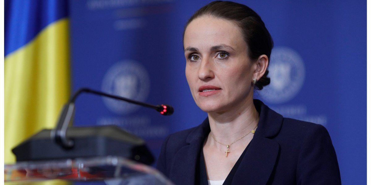 O vizită strategică la Varșovia marchează începutul zilei pentru ministrul afacerilor externe al României, Oana Țoiu, care a sosit marți pentru a purta consultări bilaterale cu viceprim-ministrul polonez Radosław Sikorski