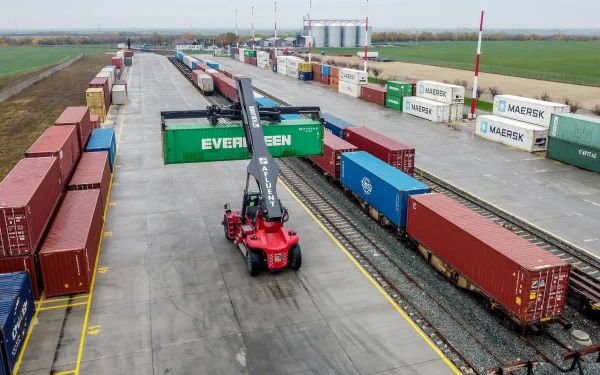 Metrans își intensifică prezența în Europa Centrală și de Est, anunțând parteneriatul pentru o participație de 50% la AFLUENT Arad South Terminal, primul terminal intermodal propriu al grupului în România