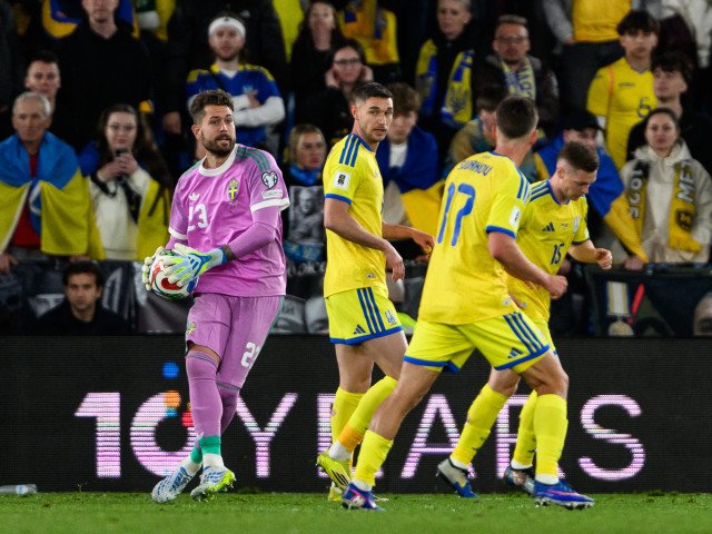 Eliminată după un meci dramatic, echipa Ucrainei ratează șansa de a participa la Cupa Mondială din 2026, după ce a fost învinsă cu 3-1 de Suedia în meciul de baraj disputat pe stadionul celor de la Levante, în Spania